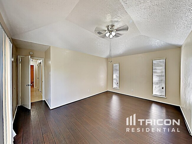 Building Photo - 24027 Leathergate Dr