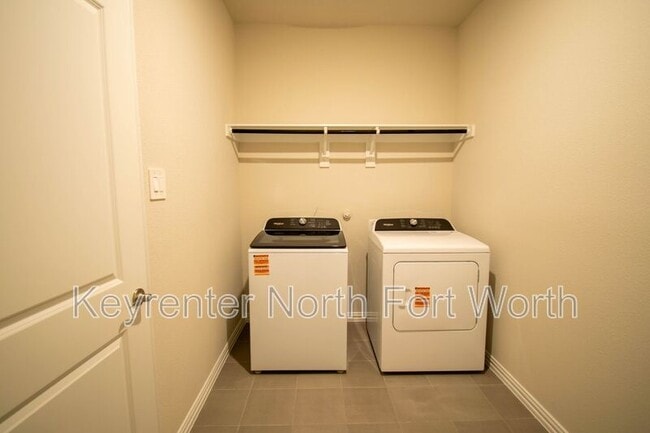 Building Photo - 2106 Dunbar Dr