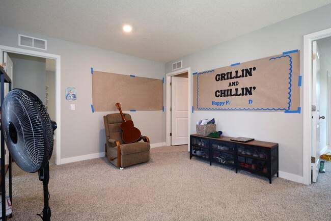 Building Photo - Beautiful 4-Bedroom Home with Modern Finishes & 2 Car Garage!