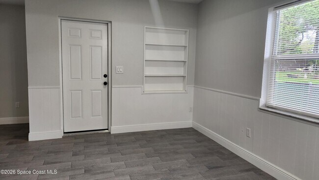 Building Photo - 102 S Christmas Hill Rd