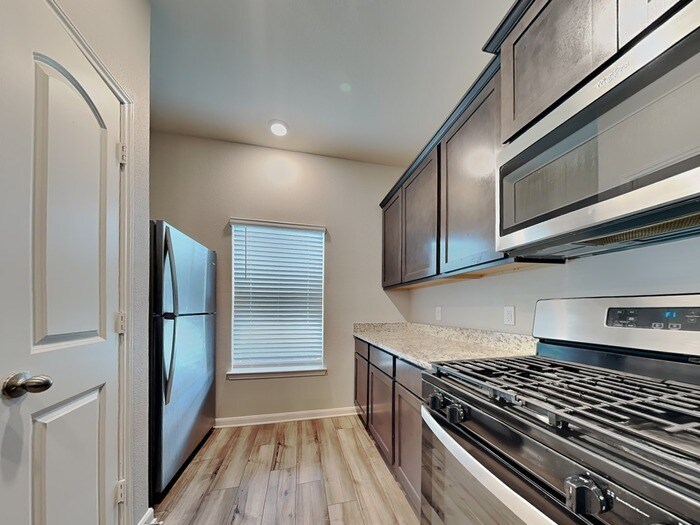 Building Photo - 9609 Teton Vis Dr