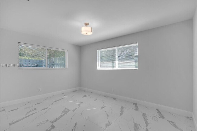 Building Photo - 465 NW 11th St