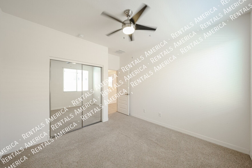 Building Photo - 3710 E Lodgepole Dr