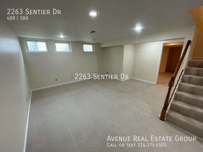 Building Photo - 2263 Sentier Dr