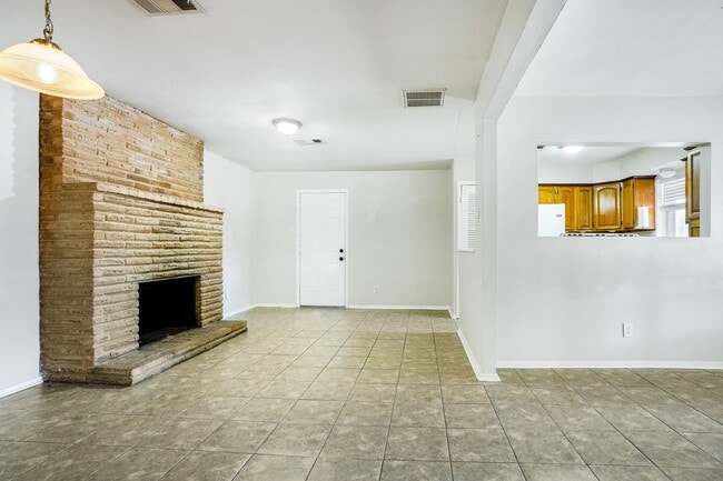 Building Photo - 26407 Magnolia Dr