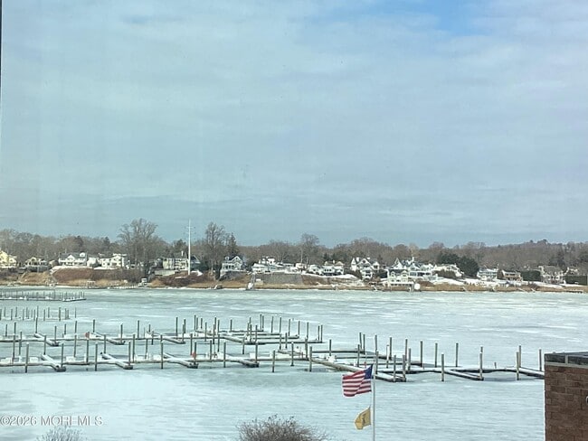 Building Photo - 28 Riverside Ave