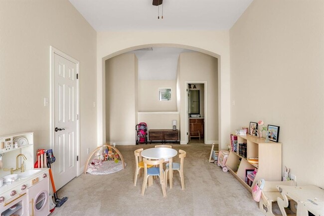 Building Photo - 1821 Village Oak Ct