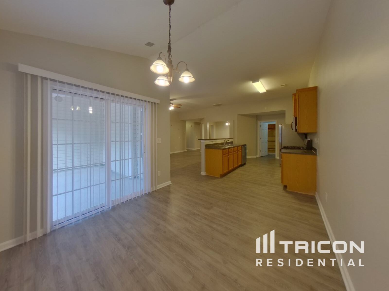 Building Photo - 6017 Ashebrook Dr