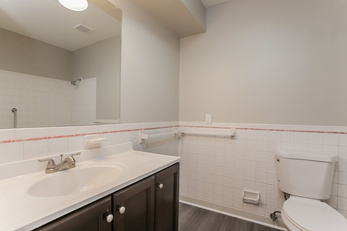 Building Photo - 3624 NE West Park Dr