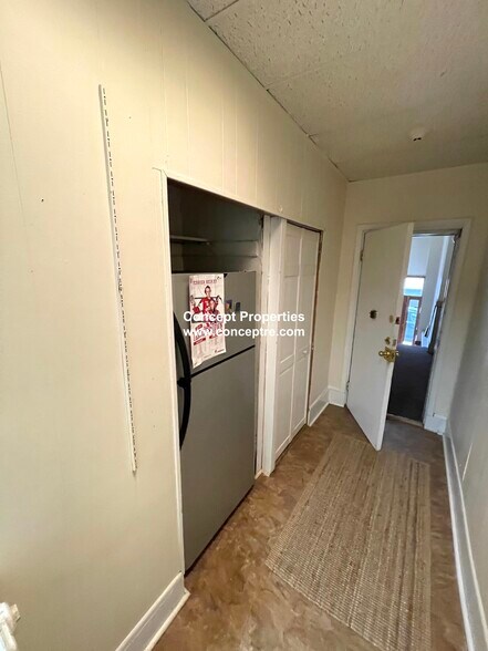 Building Photo - 17 Aberdeen St