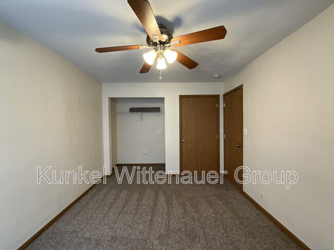 Building Photo - 1810 Jamestown Rd