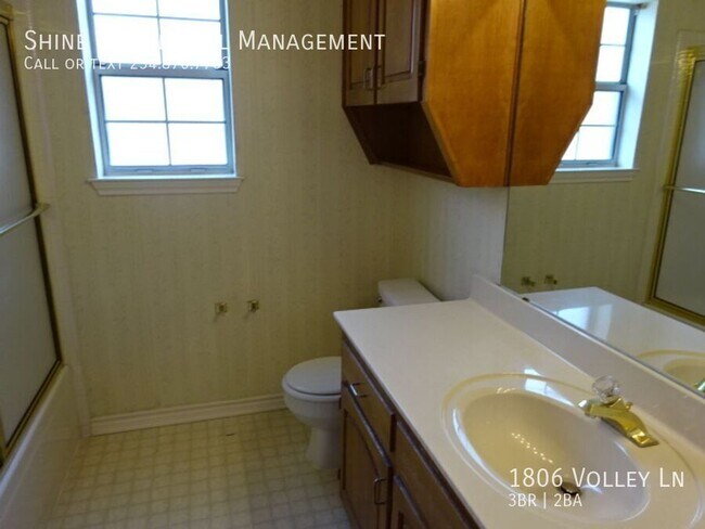 Building Photo - 1806 Volley Ln
