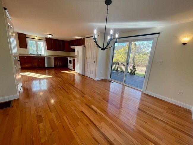 Building Photo - 27 Weare Rd