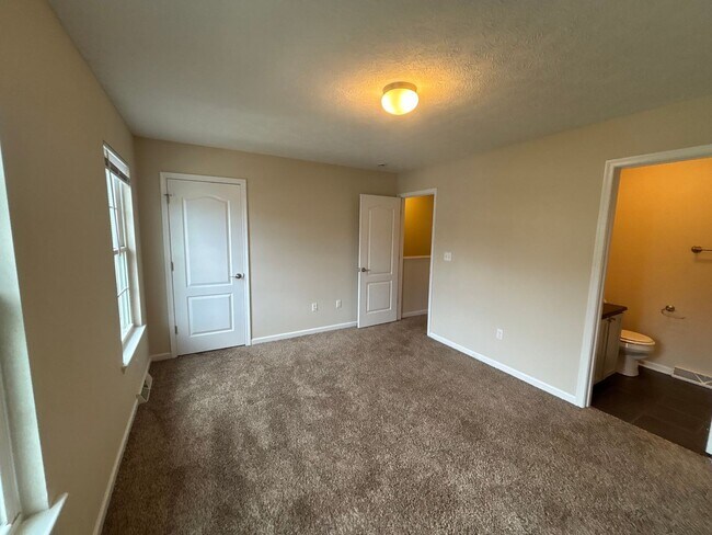 Building Photo - 50 Gloucester Dr