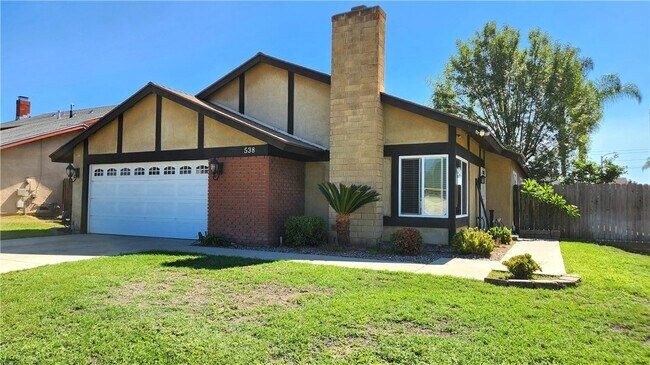 Primary Photo - 538 E Banyan St