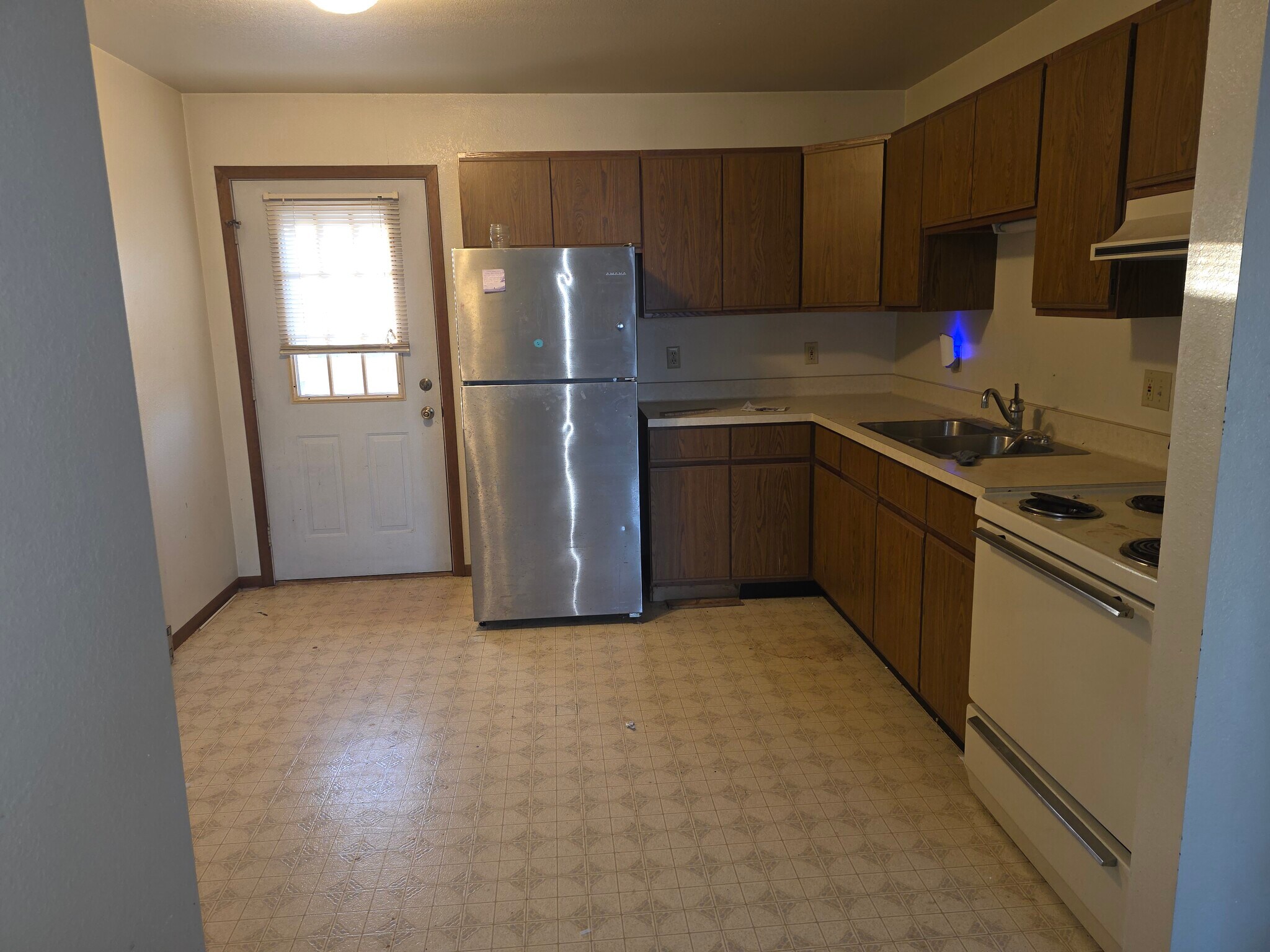 Building Photo - 466 Appleton St