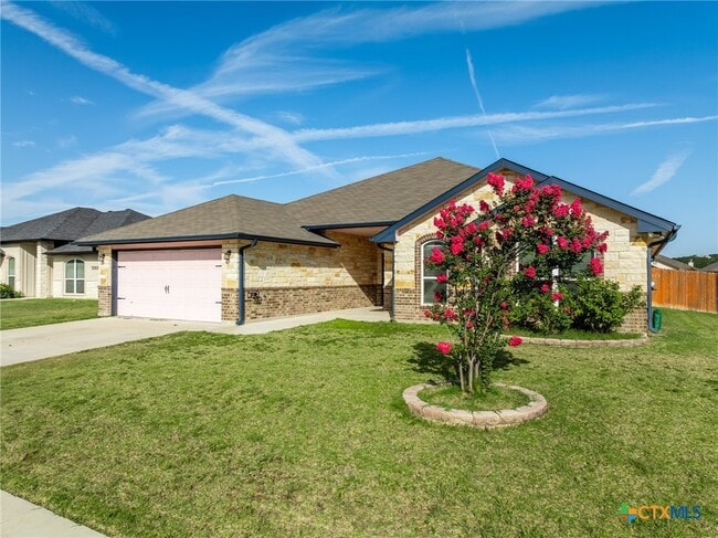 Building Photo - 5301 Primavera Ln