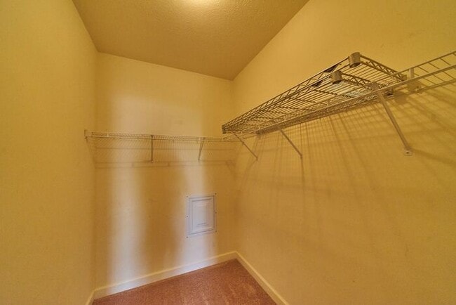 Building Photo - Wonderful 2 bedroom 2 bath Condo End Unit ...