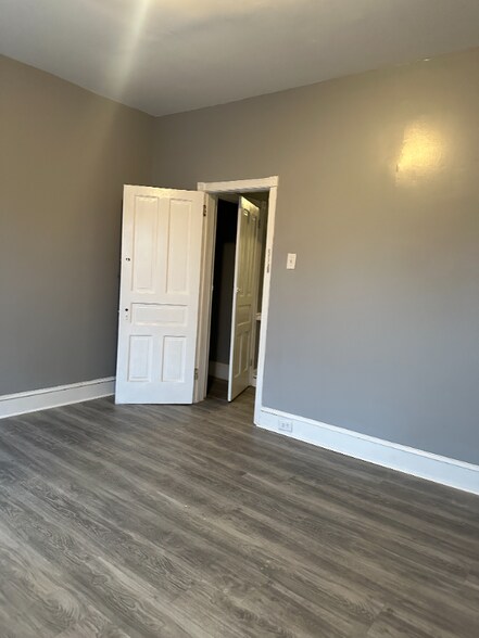 Building Photo - 532 N Paxon St