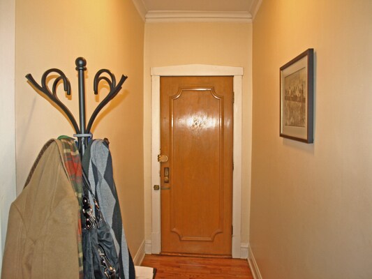 Primary Photo - 246 S Maple Ave