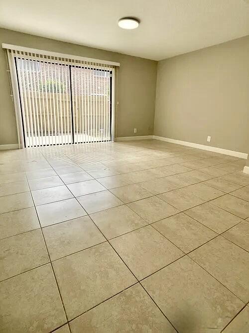 Building Photo - 413 N Cypress Dr