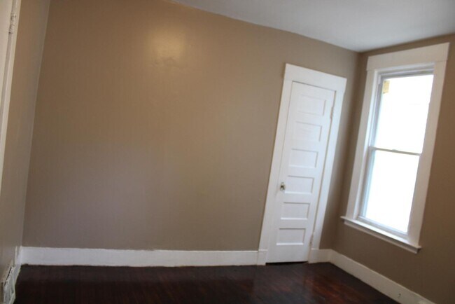 Building Photo - 67 Derby Ave
