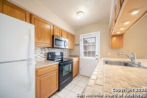 Building Photo - 6427 Wurzbach Rd