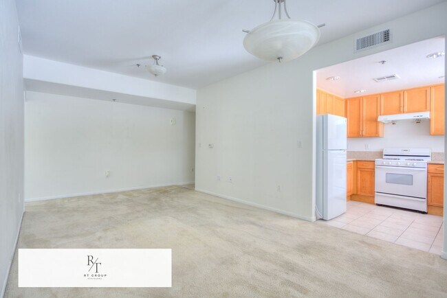 Building Photo - Luxurious Modern Condo in Alhambra