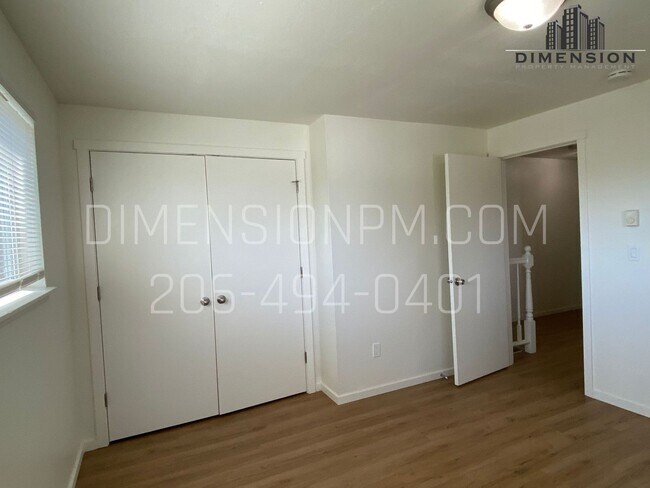 Building Photo - Sheridan Duplex