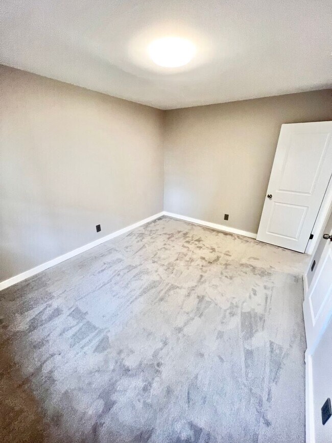 Building Photo - Meridian Apartments