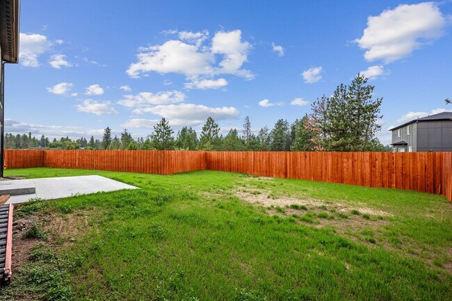 Building Photo - Gorgeous Grandview 5 Bedroom 3 Bath Luxury...