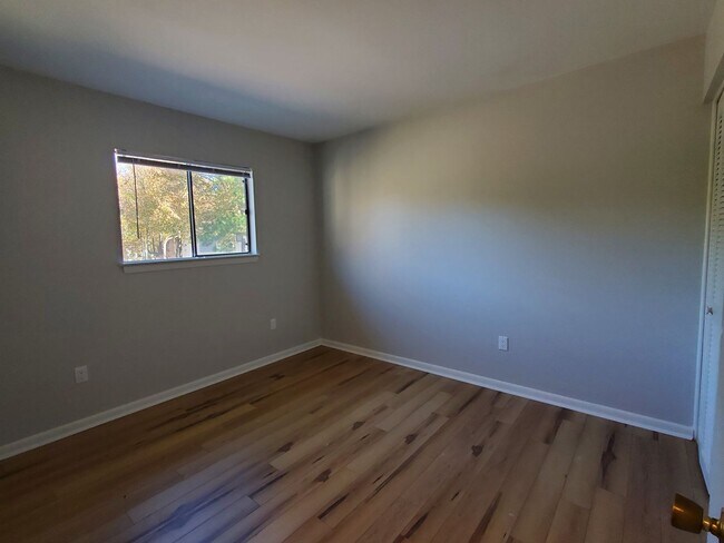 Building Photo - Fiddler's Cove Condo with Pool View- Walk to the Beach!