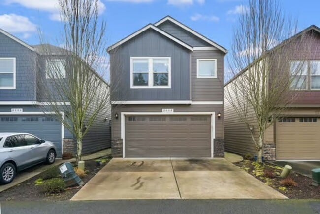 Building Photo - Beautiful Home-Great Location!