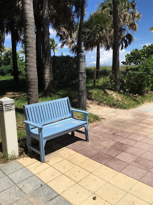 Building Photo - 4565 N Ocean Dr