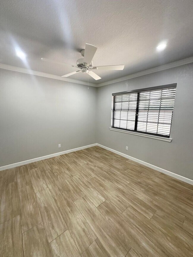 Building Photo - Fully Remodeled 3 Bedroom 2 Bathroom For Rent