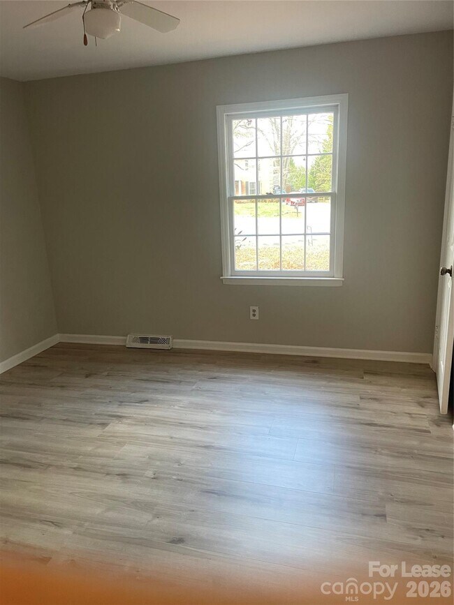 Building Photo - 8110 Sidras Ct