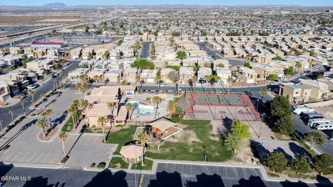 Building Photo - 3625 Grand Bahamas Dr