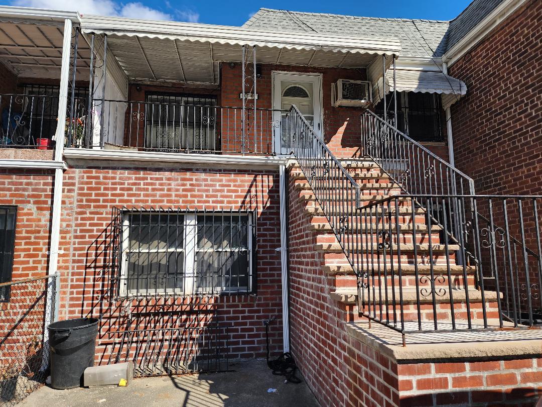 Building Photo - 3045 68th St
