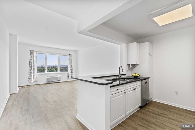 Building Photo - 509 River Rd