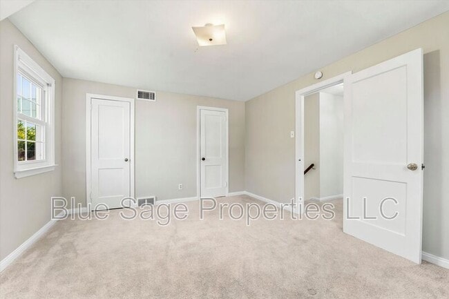 Building Photo - 248 E Turnbull Ave