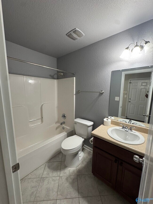Building Photo - 358 Jasmine Dr