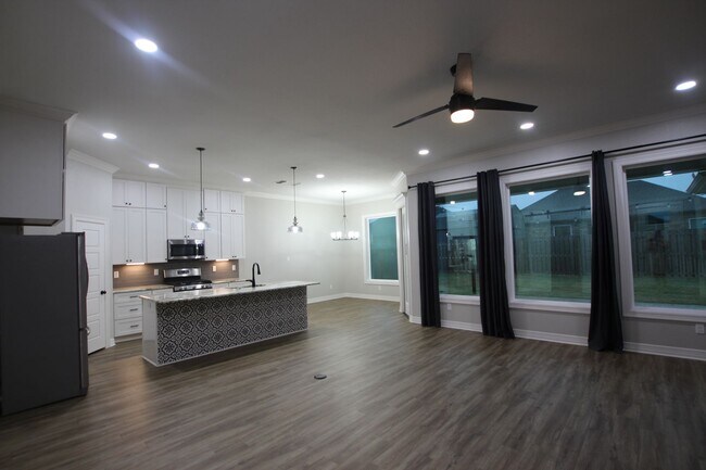 Building Photo - Stunning 3 bedroom 2 bath rental in Whitehouse! – A Must-See!
