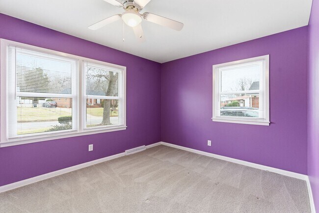 Building Photo - Beautiful, updated 3-bedroom, 2-bathroom brick ranch home in High Point with Fenced in yard