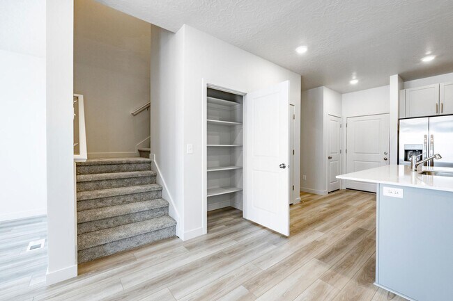 Building Photo - Modern New Construction with Heber Valley ...