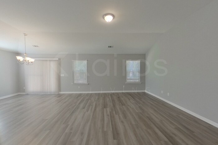 Building Photo - 132 Bluff Rd