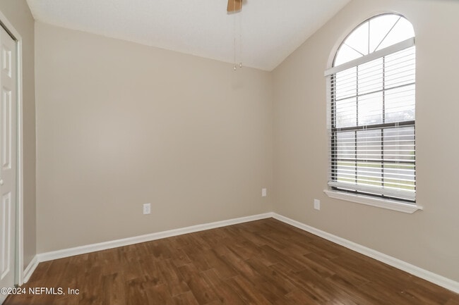 Building Photo - 9845 Paddlewheel Dr W