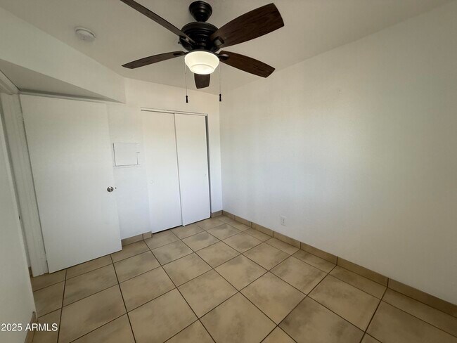 Building Photo - 1551 E Christy Dr