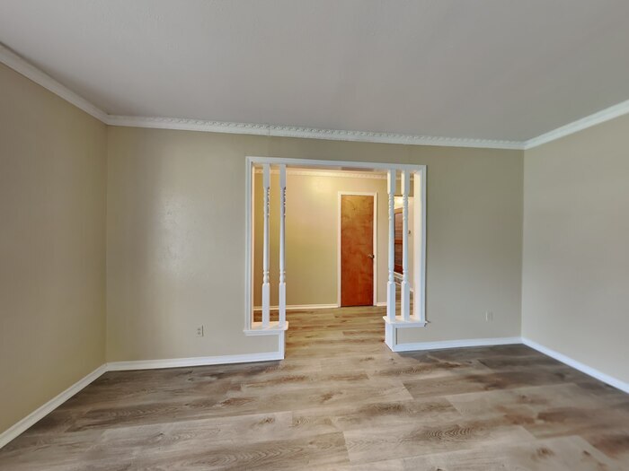 Building Photo - 7108 Ellis Rd