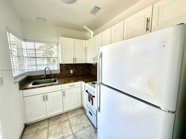 Building Photo - 2101 Bay Dr