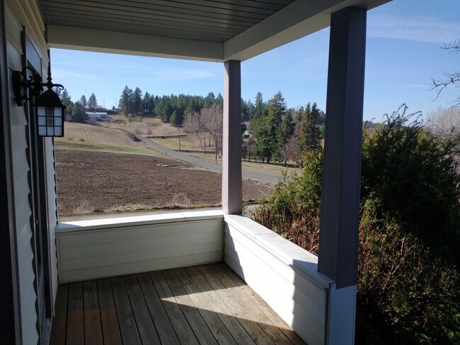 Building Photo - 8209 S Hilby Rd